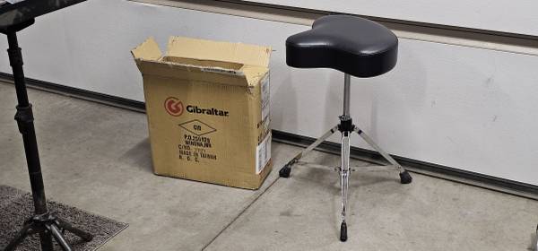 Gibraltar Drum Throne 1