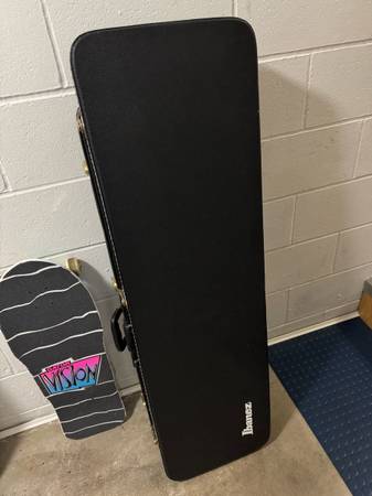 Ibanez hard case LC200C 1