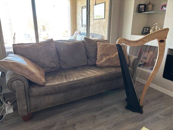 MODEL HOME CUSTOM LEATHER SOFA SET W CUSTOM CLUB CHAIRS 1