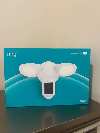 Ring Floodlight Cam Pro 3D Motion Detection White 1