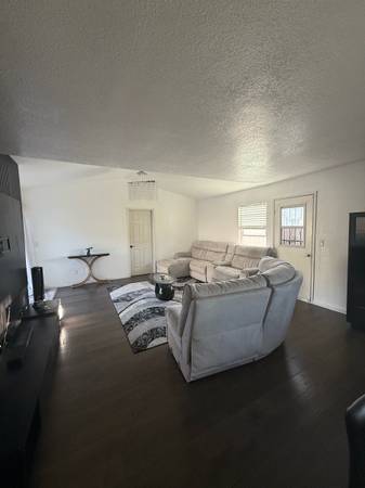 $1,400 / 4br - 1500ft2 - Habitación privada (San Diego)63621232950913124