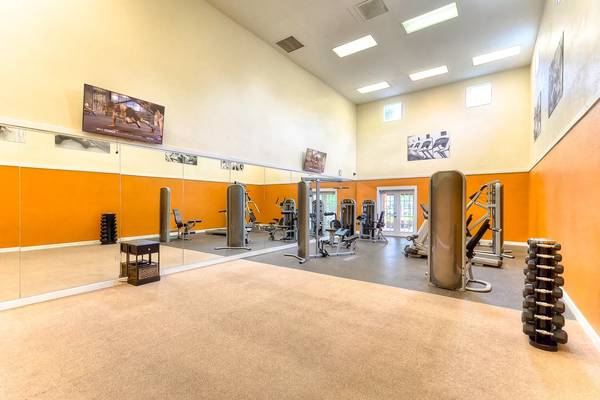 $1,529 / 2br - 915ft2 - "Make the move, elevate your lifestyle" (Tampa FL)63976136736003120