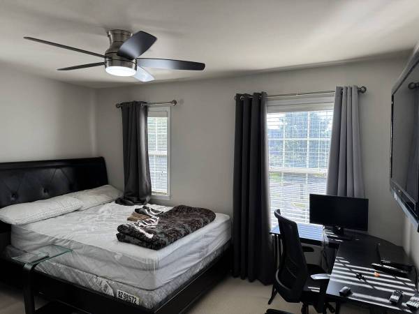 SPACIOUS FURNISHED ROOM WITH HIGH-SPEED FIBER INTERNET 1