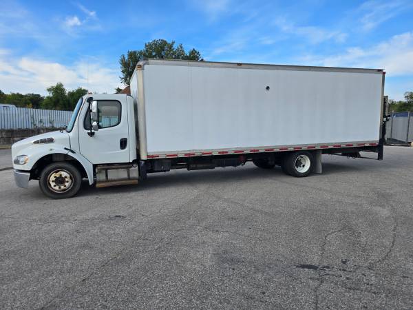 2014 Freightliner M2 106 - Photo 8