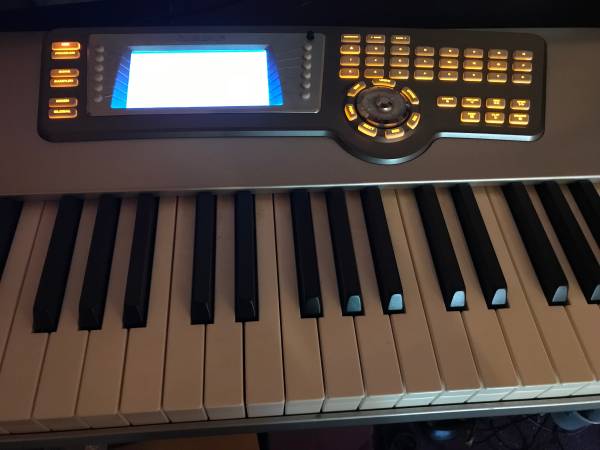 88 key Alesis workstation 1