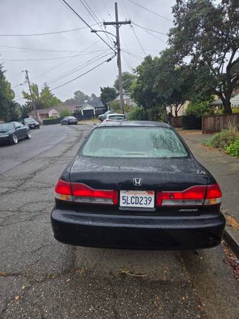 2001 Honda Accord EX - $2.000 (oakland hills / mills)63438576392323121
