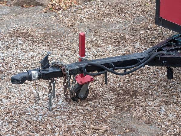 UTILITY TRAILER 4 x 8  MANUAL TILT 1