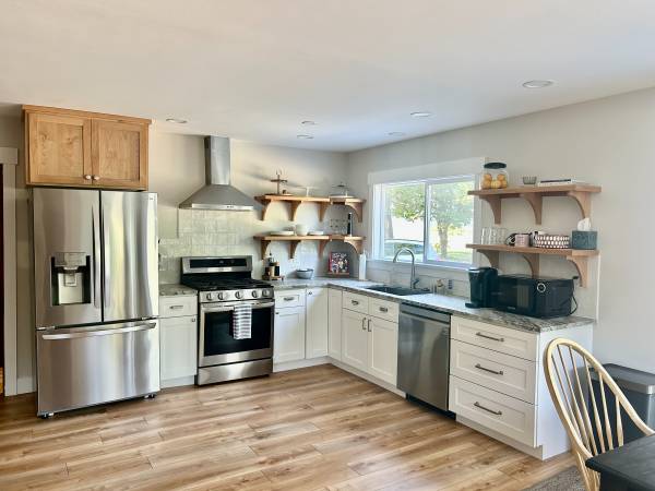 $2,700 / 3br - 1600ft2 - Spacious, 3 Bed, 2 Bath Home on 1 Acre, Available Oct.1st (Lynden)63920959576707121