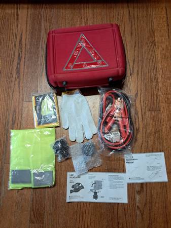 LED Roadside Emergency Kit 1