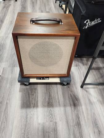 Speaker cabs for 1x12" speakers 1