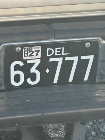 Delaware black and white tag 1