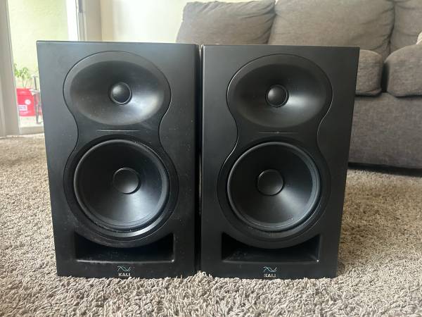 Kali LP 6 Studio Monitors 1