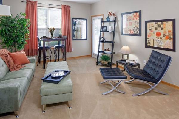 $1,829 / 2 habitaciones - 1050 pies² - Vistas al bosque y excelentes comodidades, ¡llame hoy para obtener excelentes tarifas! (10600 SW Taylor St, Portland, OR)63831251126659122