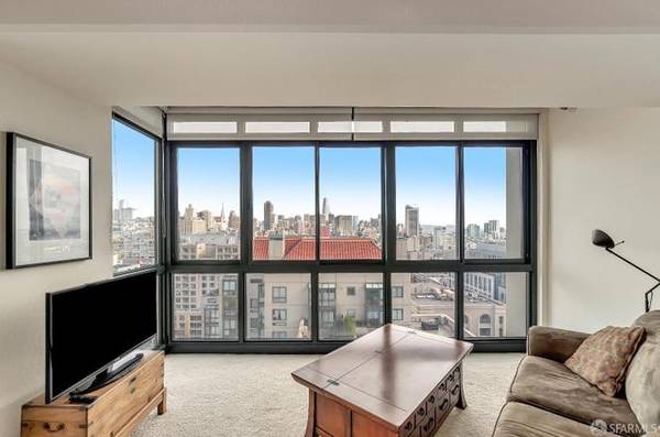 $2,400 / 1br - 829ft2 - Daniel Burnham Court offers 24 hour security (Cathedral Hill)64000755398531122