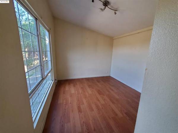 $664,700 / 3br - 1264ft2 - Cosmetic Fixer w/ 3beds++huge yards with mature trees, carport, shed (hayward / castro valley)64023719799042123