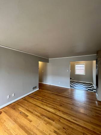 $1,395 / 1br - Amplio / Cercano apartamento de 1 habitación en Alberta! Pisos de madera dura y admitimos mascotas! (Portland)63831251273857124