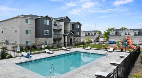 $1,699 / 2br - 1021ft2 - Rare 2 BR/2 BA w/ Attached Garage-Get 1 Month Free Today! (Boise)63981528333314121