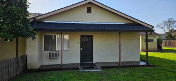 No application fee.  2BD/1BA in Oakdale for 1595. monthly 1