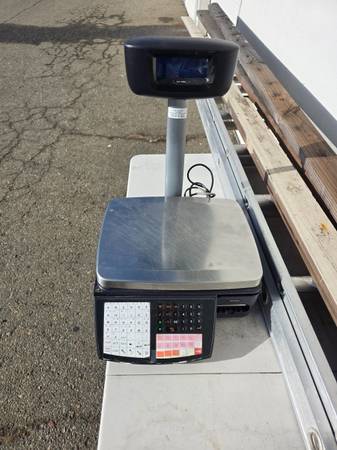 Avery berkel commercial/ Retail scale with built in printer. Many feat 1