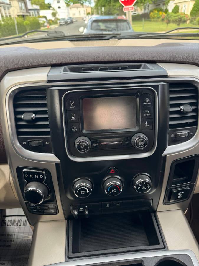 2014 RAM 1500 SLT 4x4 SLT 4dr Quad Cab 6.3 ft. SB Pickup
