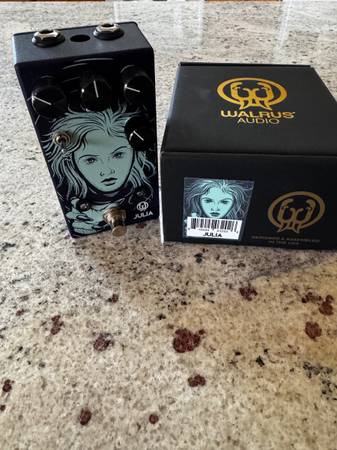 Walrus Audio Julia Chorus Pedal 1