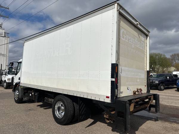 2016 PETERBILT 220 CAMIÓN CERRADO DE 20' CON PLATAFORMA ELEVADORA, AUTOMÁTICO, 335 MIL MILLAS - $26,950 (LA MOTORSPORTS WINDOM, MN)63489911195267121