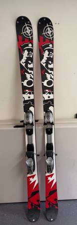 K2 Public Enemy Twin-Tip Skis (162 cm) w/ Bindings – Great All
