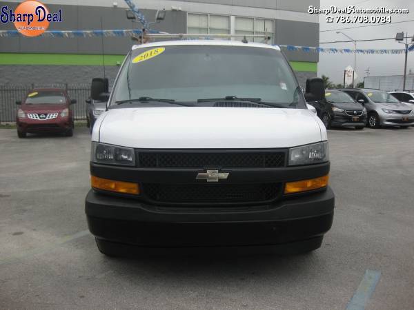 2018 Chevrolet EXPRESS - Photo 2