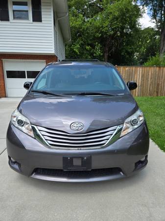 2015 Toyota Sienna XLE - $8,700 (Rockville)63618594220417122