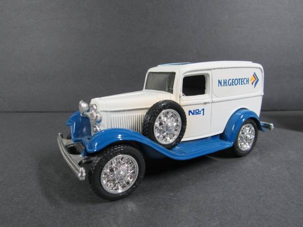 1932 Ford Panel Delivery Bank w/Key Ertl N.H.Geotech Die-Cast Metal 1