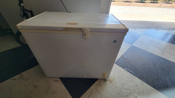 GE Chest Freezer 1