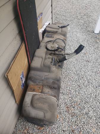 Free Ford 6.0 Powerstroke fuel tank 38 gallon
