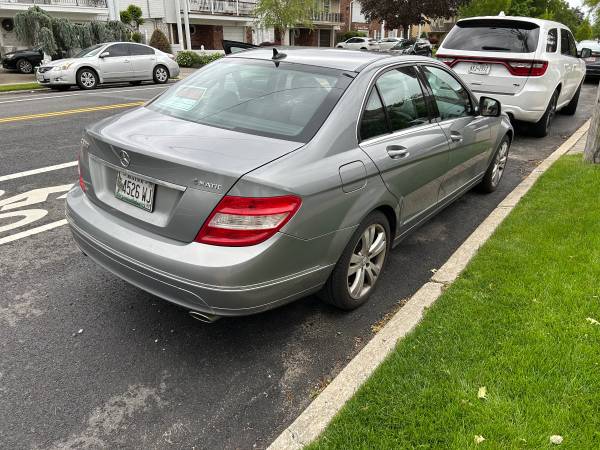 2008 Mercedes C300 4matic de lujo - $3,999 (Howard Beach)63654715849217123