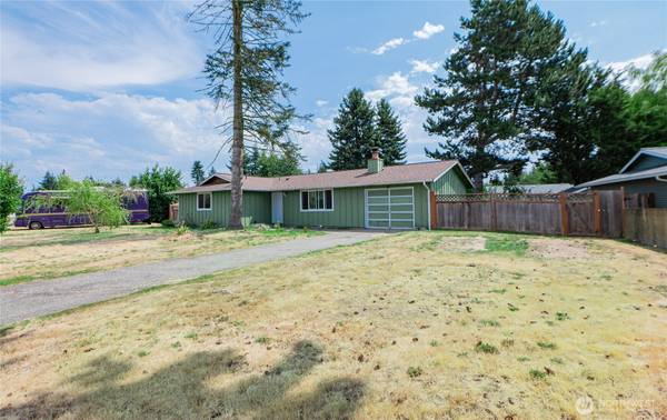 $449,999 / 4br - 1124ft2 - NEW PRICE|OPEN HOUSE |Charming Four-Bedroom With Fenced Backyard Oasis (Lynden)64305500469251121