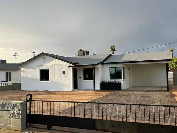 $1,050 / 3br - 1129ft2 - ''Beautifully updated 3 bedroom, 2 bathroom home.'' (1630 E Catalina Dr, Phoenix, AZ)64024825521795120