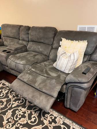 Sectional sofa with power reclining and lounge 1