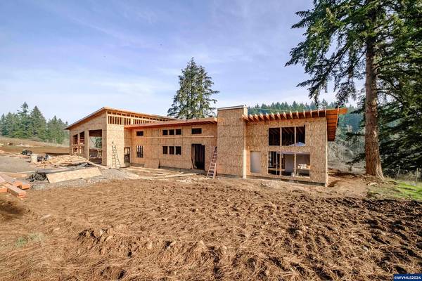 $825,000 / 4br - 2477ft2 - Escape to your own private paradise on 3.4 acres of serene countryside (Sweet Home, OR)63624698295553123