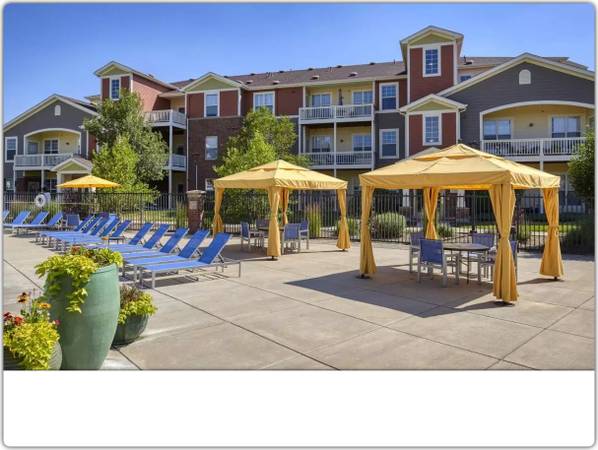 $1,549 / 1br - 812ft2 - Rest and relax in our tranquil 1 bed, 1 bath in Denver (Denver - Bear Valley Shopping Center)63920603620611121