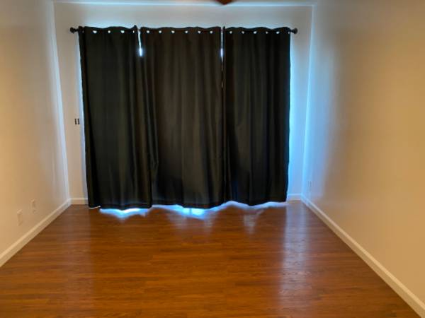 $1350.00 / 1br - Ventura “ROOM” with balcony for rent in a 3 bed/1.5 bath townhome/ Ava63800711748099122