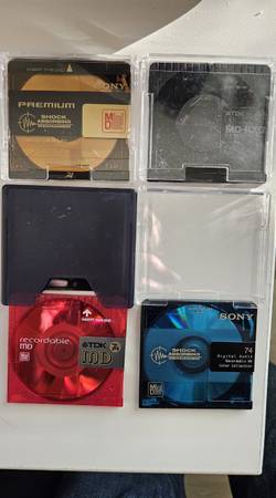 Mini Disc/Disk with case, Sony/TDK 74 mins, 5 colors Good condition 1