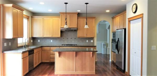 Large Size Room for Rent 1