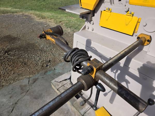 55 toneladas GEKA IRONWORKER - $6,900 (PHOENIX, AZ.)63469932847235123