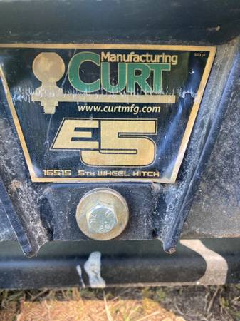 5th wheel hitch with rails 1