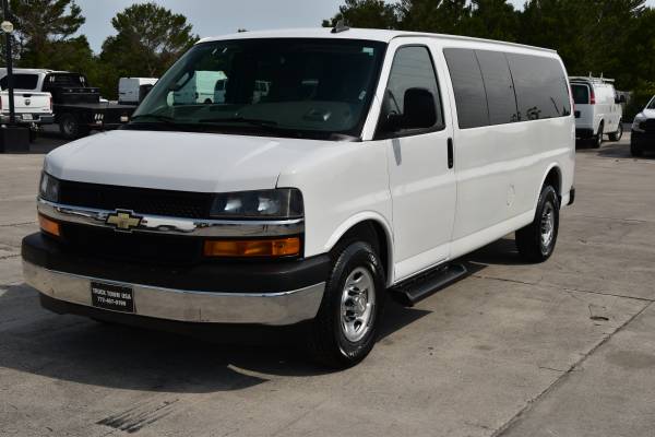 ** 2020 CHEVY EXPRESS 3500 ** 12 PASAJEROS ** 1 DUEÑO * SIN ACCIDENTES * - $25,995 (~~SIN CUOTAS - SIN JUEGOS - SIN PRESIÓN ~~)63612117844483122