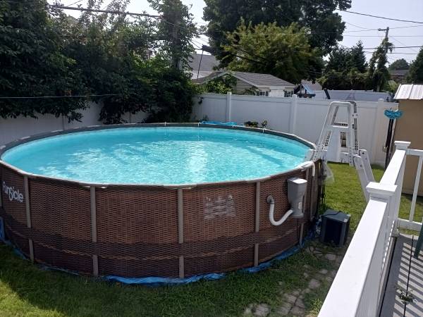 Funsicle 18' x 54" Pool and Supplies 1