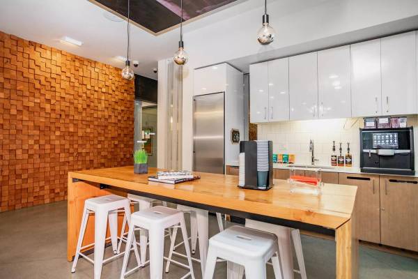 $1,994 / 1br - 672ft2 - Under Cabinet Lighting, Water Views, Views, Tour Today (West Seattle)63688497635203124