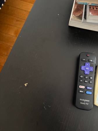 Black coffee table - $10 (Hollywood Hills)63471470503041122