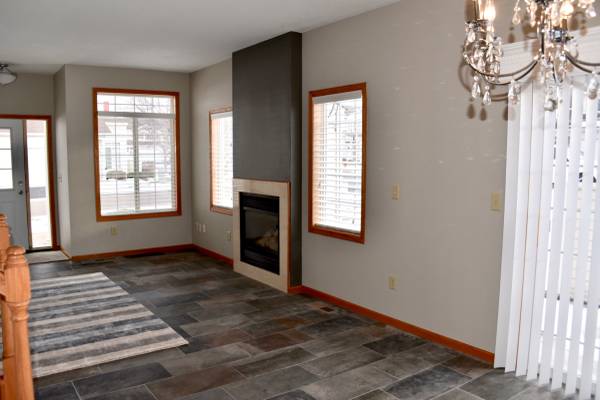 $1,750 / 2br - 1500ft2 - Newly Updated End Unit Townhome (Forest Lake)64003960386817121