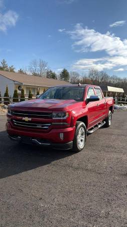 2018 Chevrolet Chevy Silverado 1500 Crew Cab Z71 LTZ Pickup 4D 5 3/4 ft 1