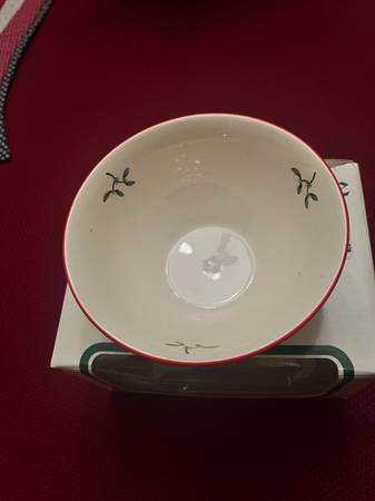 Spode Christmas Tree Red Rim Nut Bowl 1